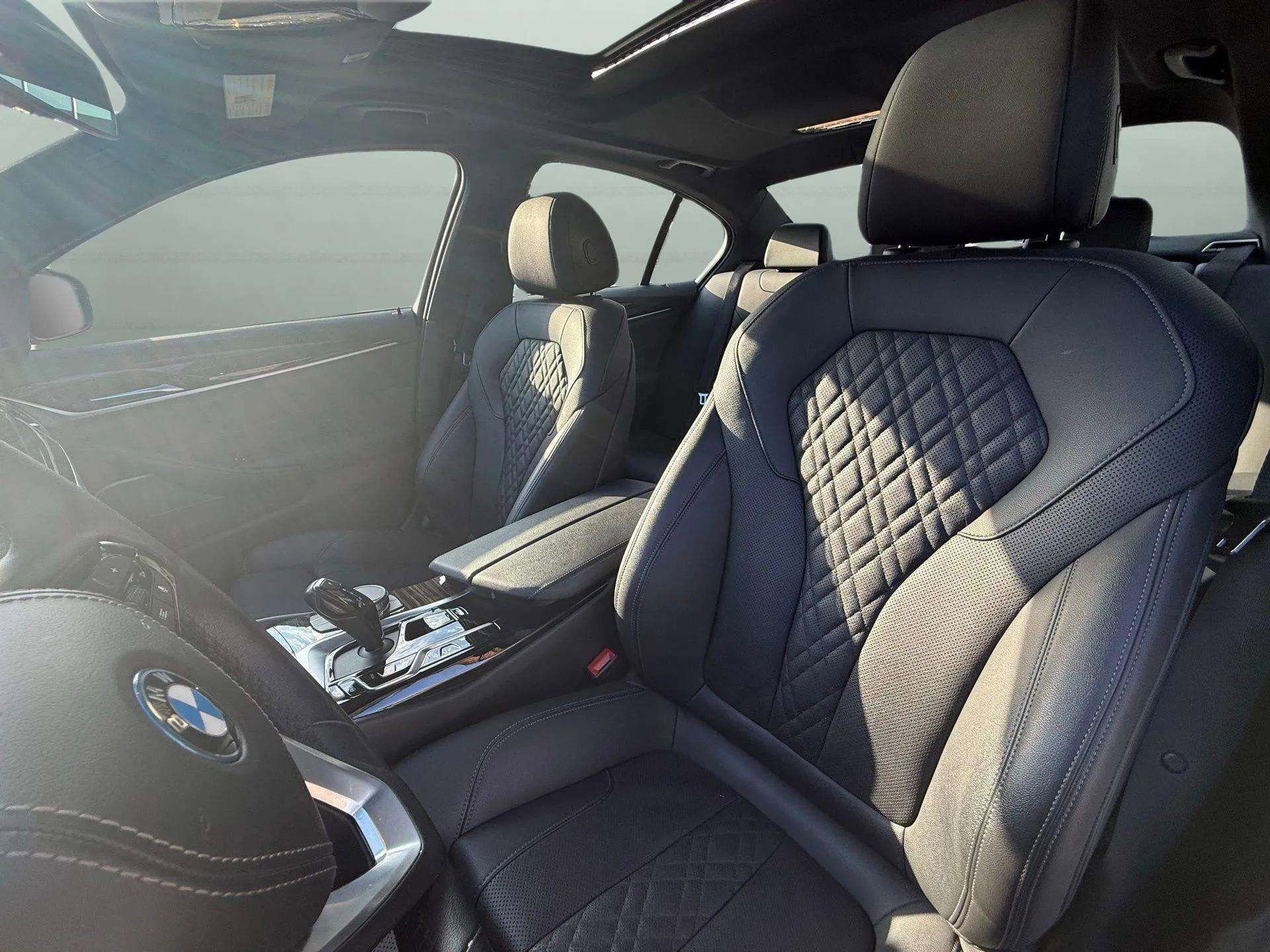 Used 2023 BMW 530e xDrive w/ Premium Package AWD/4WD image 27