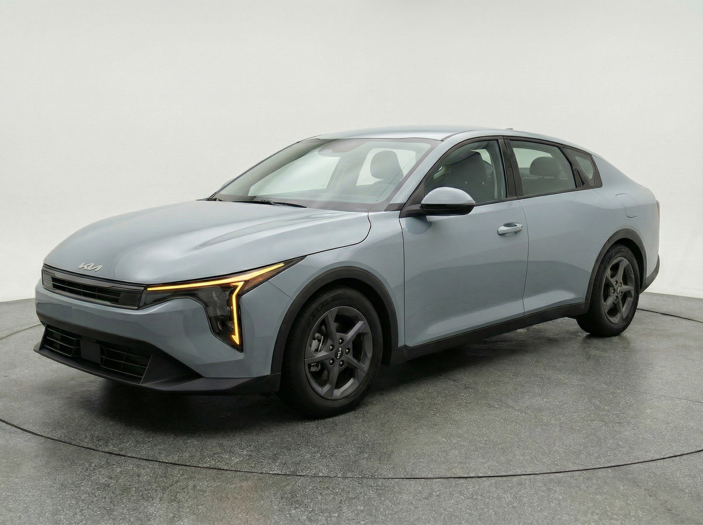 Used 2025 Kia K4 LXS image 3