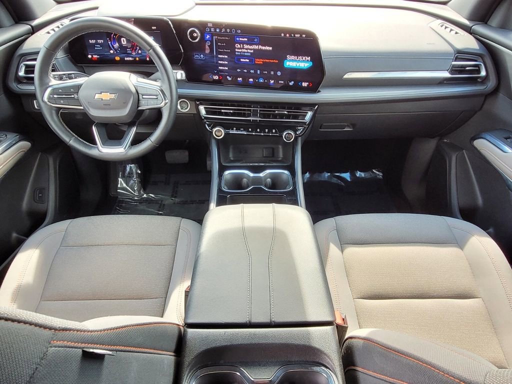Certified 2025 Chevrolet Traverse LT FWD image 18
