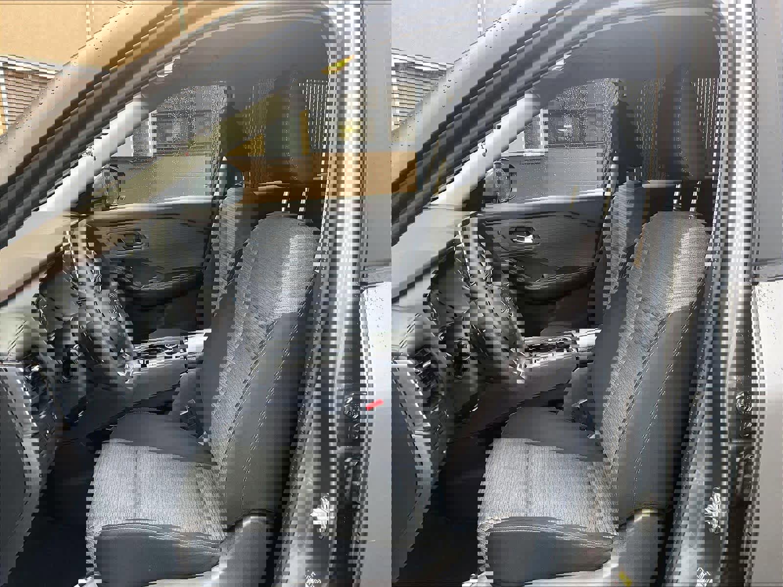 Used 2023 Nissan Rogue SV image 10