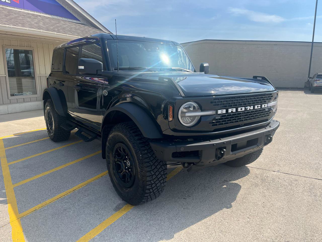 Used 2024 Ford Bronco Wildtrak image 3