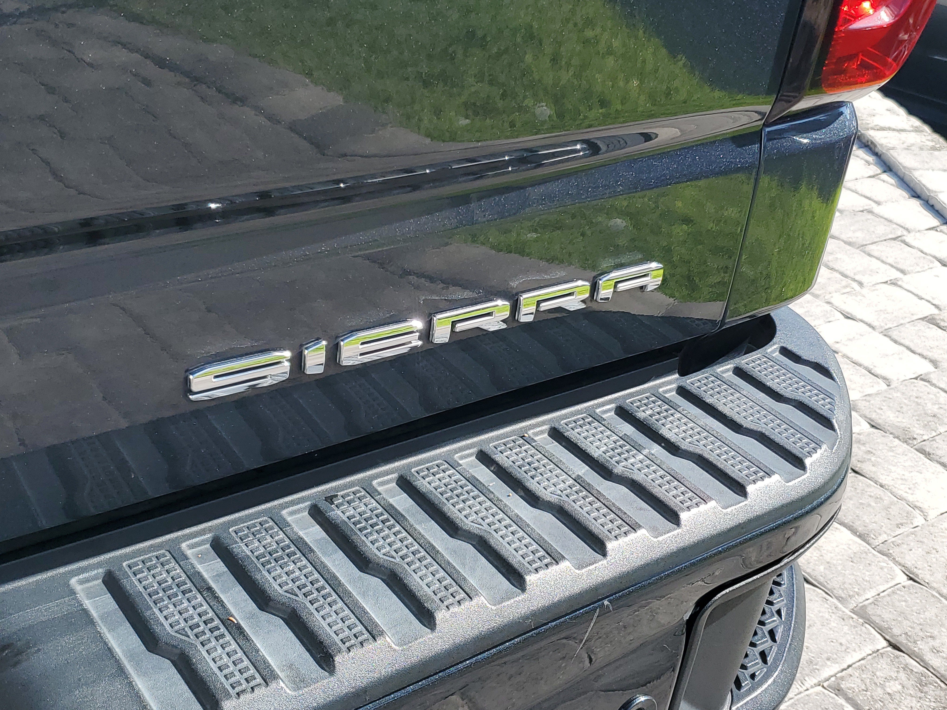 Used 2022 GMC Sierra 1500 Denali w/ Denali Premium Package AWD/4WD image 8