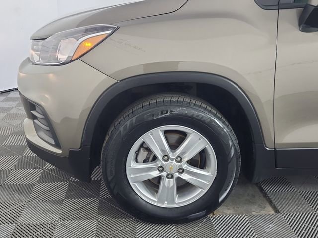 Used 2021 Chevrolet Trax LS w/ Tint and Cruise Package image 9