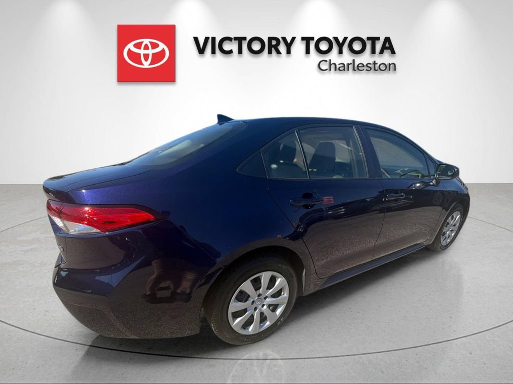 Used 2024 Toyota Corolla LE FWD image 7
