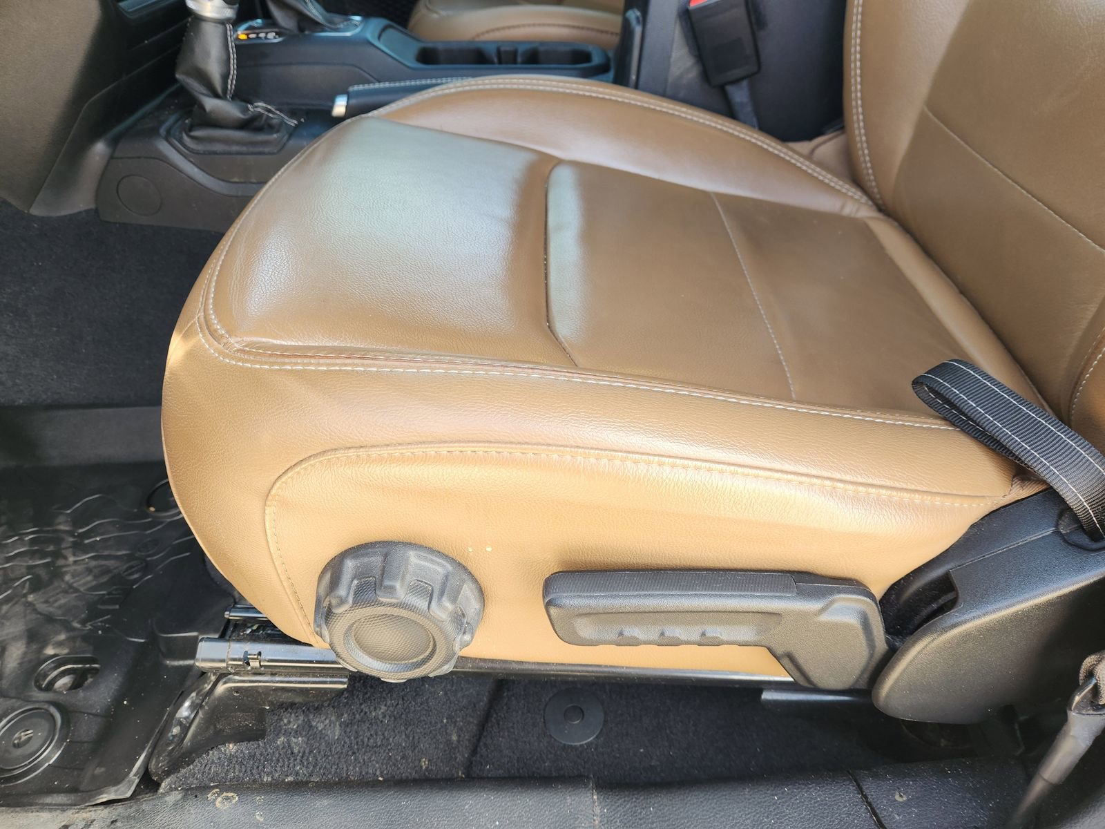 Used 2021 Jeep Wrangler Unlimited Sahara image 29