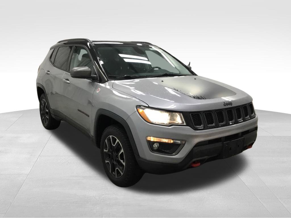 Used 2019 Jeep Compass Trailhawk w/ Leather Interior Group AWD/4WD image 3