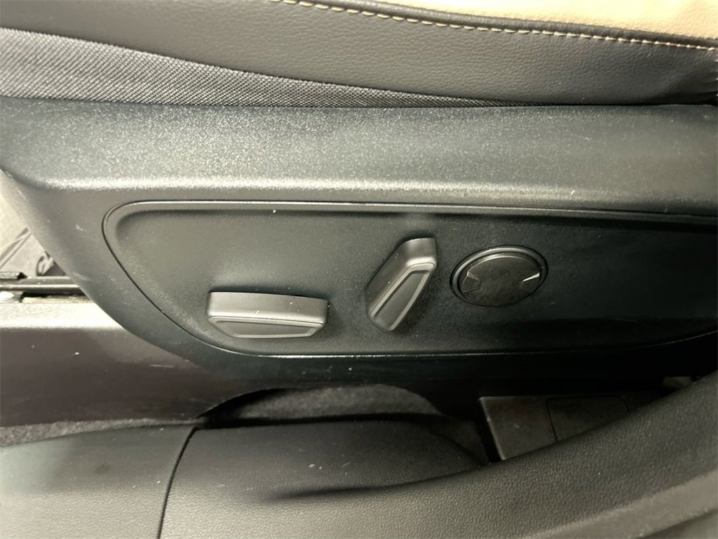 Used 2020 Ford Escape SEL image 10