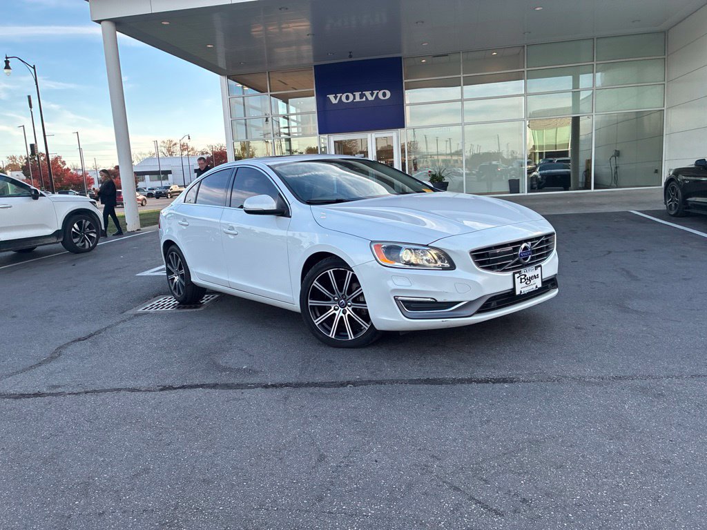 Used 2017 Volvo S60 T5 Inscription Platinum w/ Climate Package AWD/4WD image 2