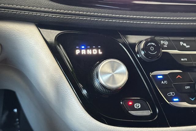 Used 2021 Chrysler Pacifica Touring-L FWD image 29