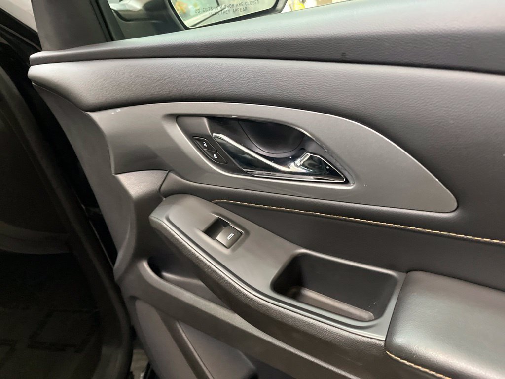 Used 2021 Chevrolet Traverse LT FWD image 37