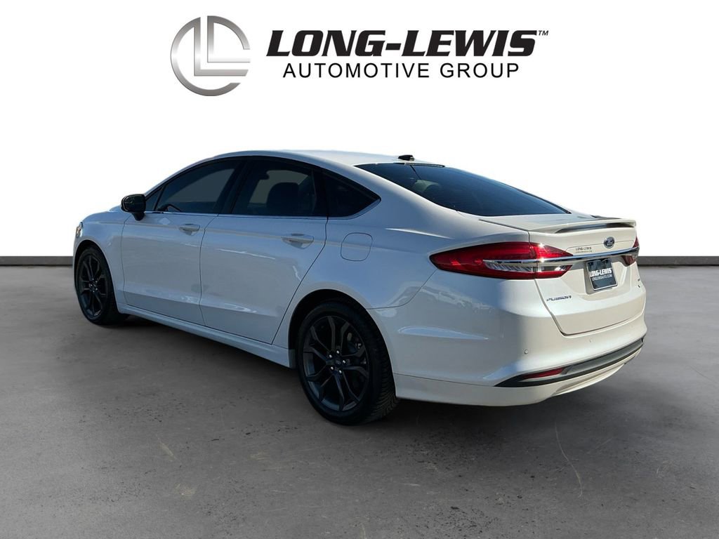 Used 2018 Ford Fusion SE w/ Equipment Group 201A image 4