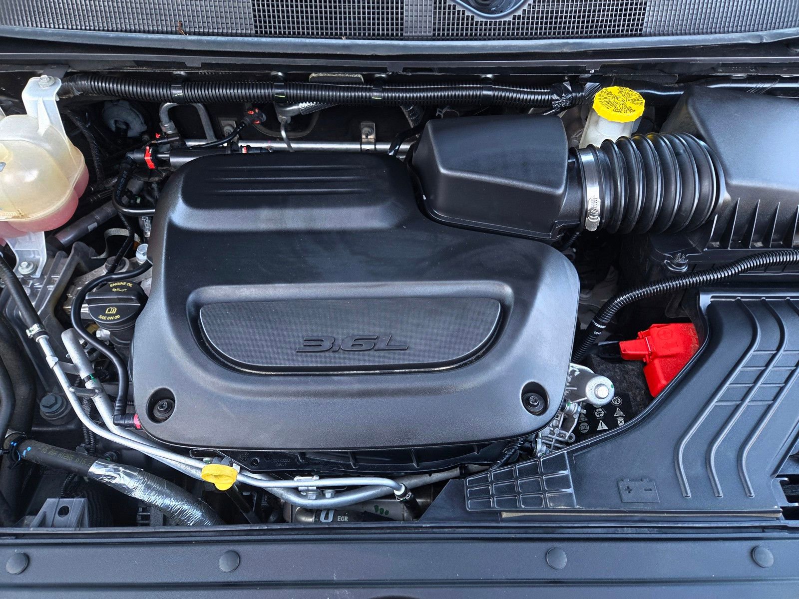 Used 2023 Chrysler Voyager LX image 25