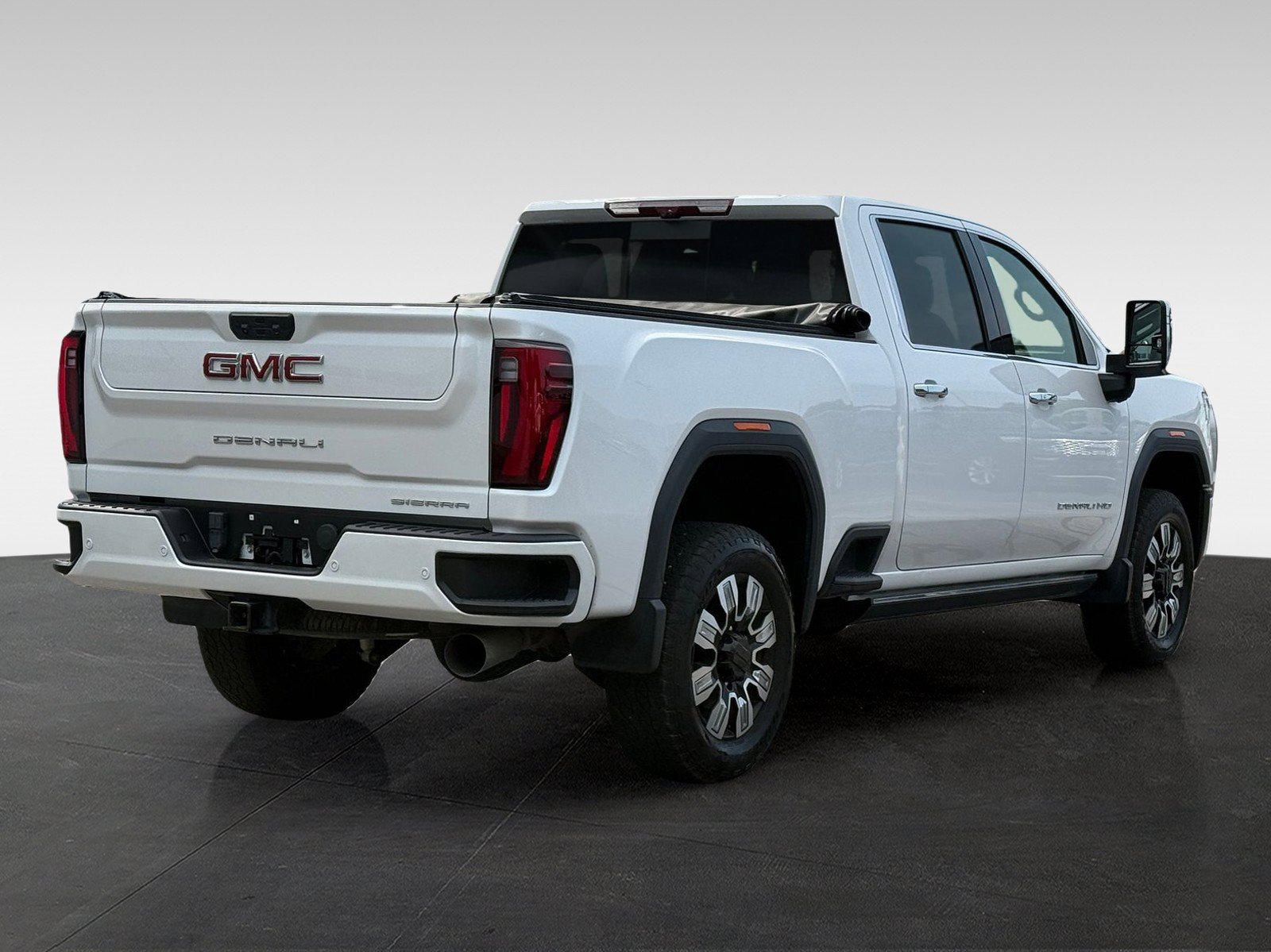 Used 2024 GMC Sierra 3500 Denali w/ Denali Reserve Package AWD/4WD image 5