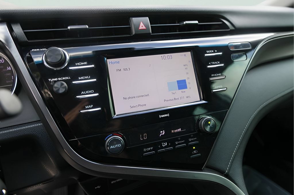 Used 2020 Toyota Camry SE FWD image 19