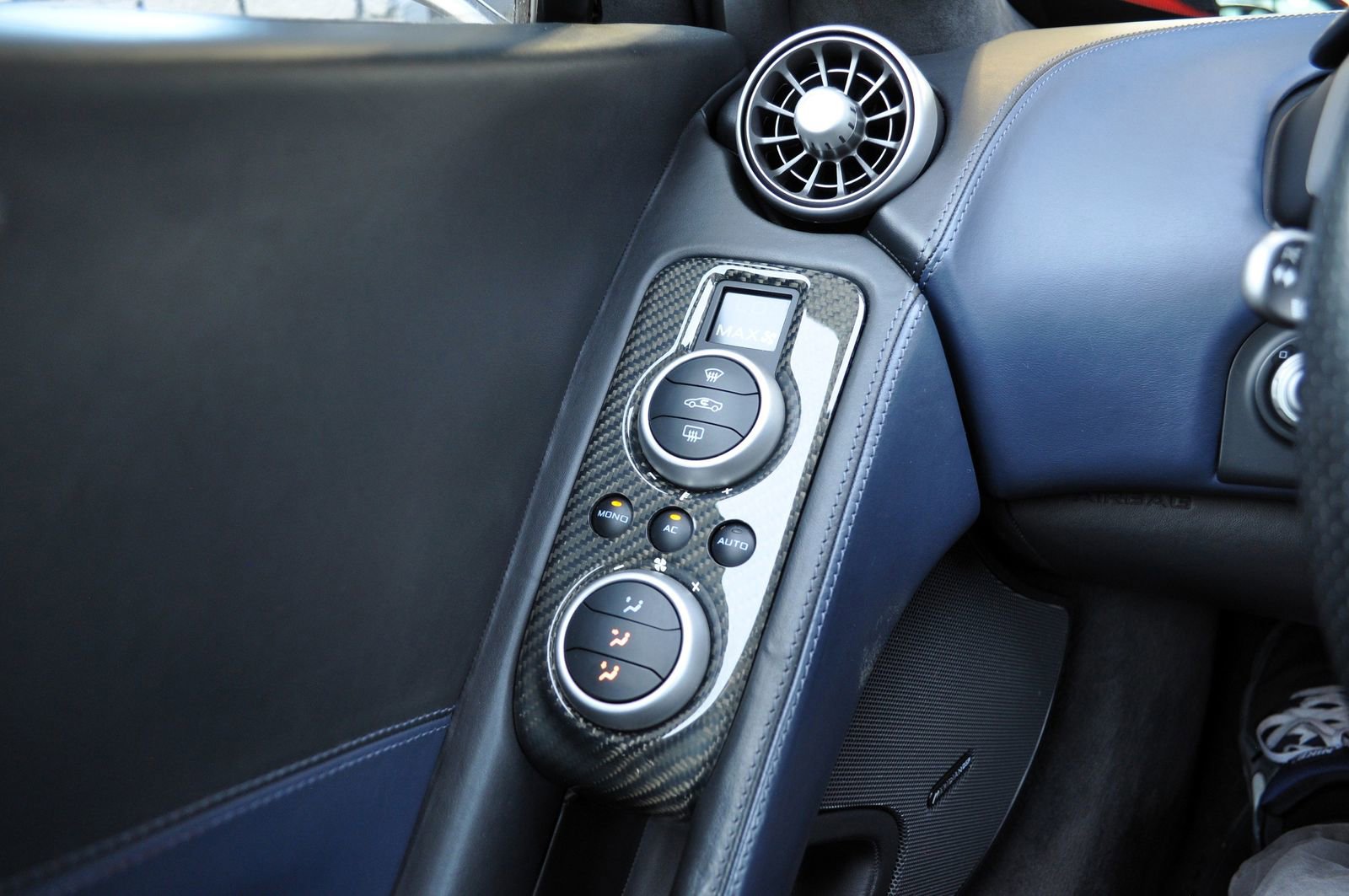 Used 2012 McLaren MP4-12C Coupe image 31