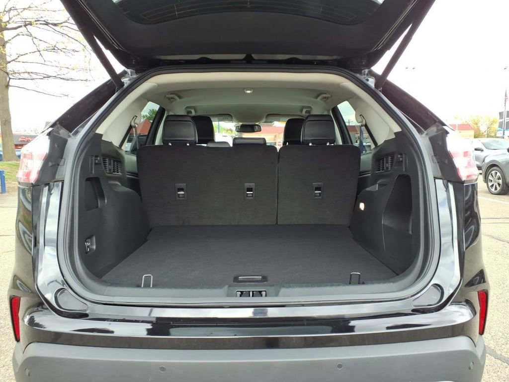 Used 2023 Ford Edge SEL w/ Convenience Package AWD/4WD image 10