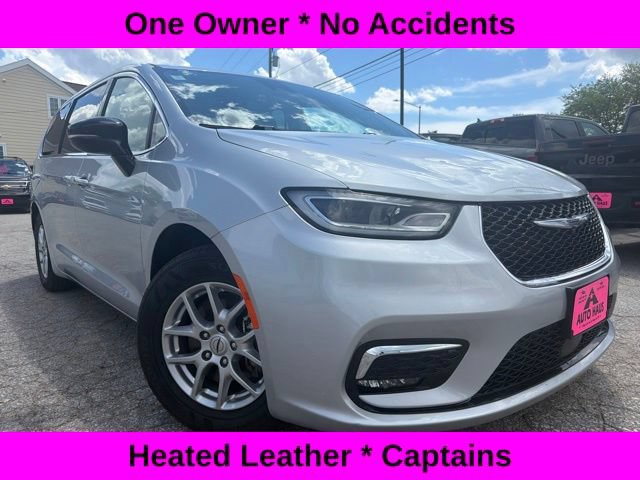 Used 2024 Chrysler Pacifica Touring-L