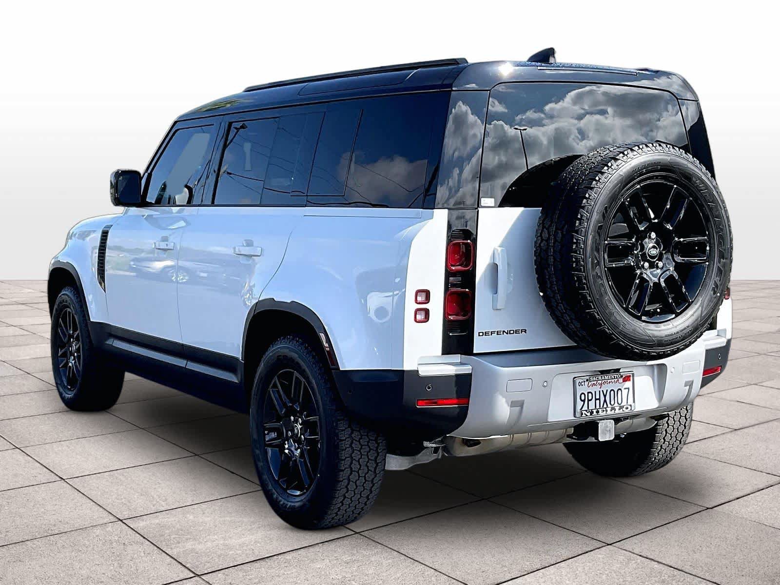 Used 2025 Land Rover Defender 110 S AWD/4WD image 15