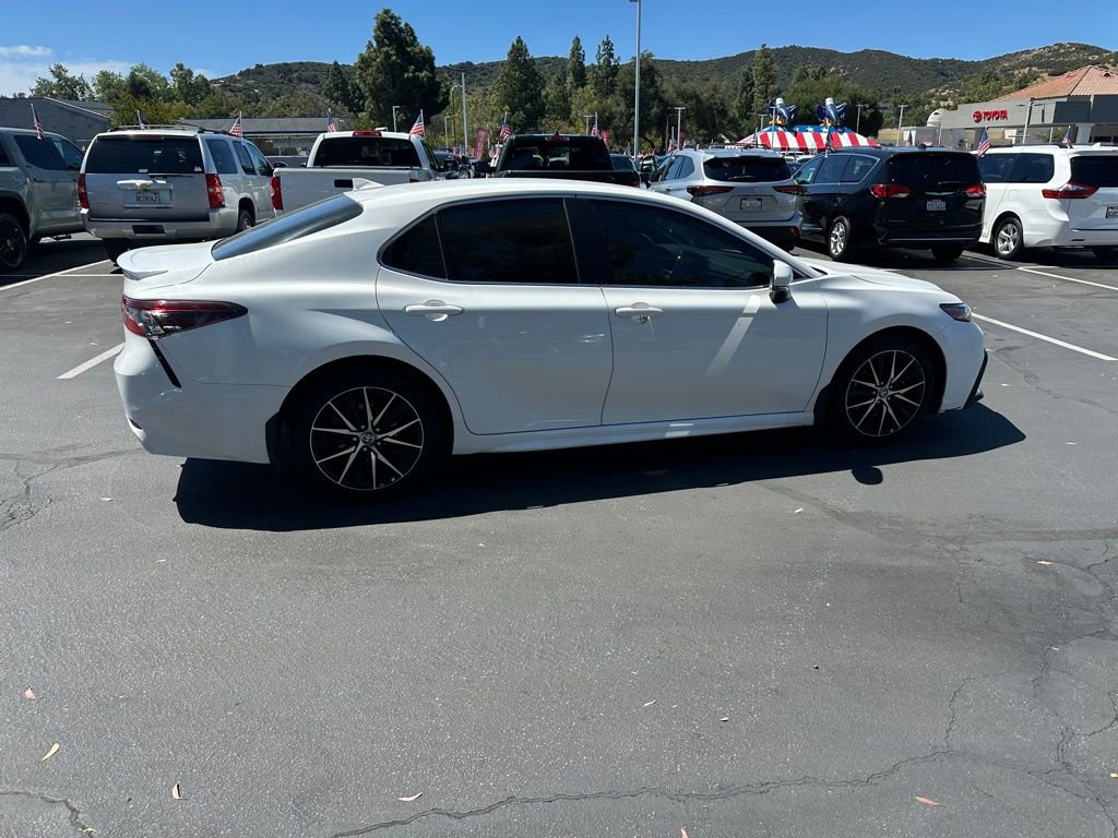 Used 2023 Toyota Camry SE FWD image 4