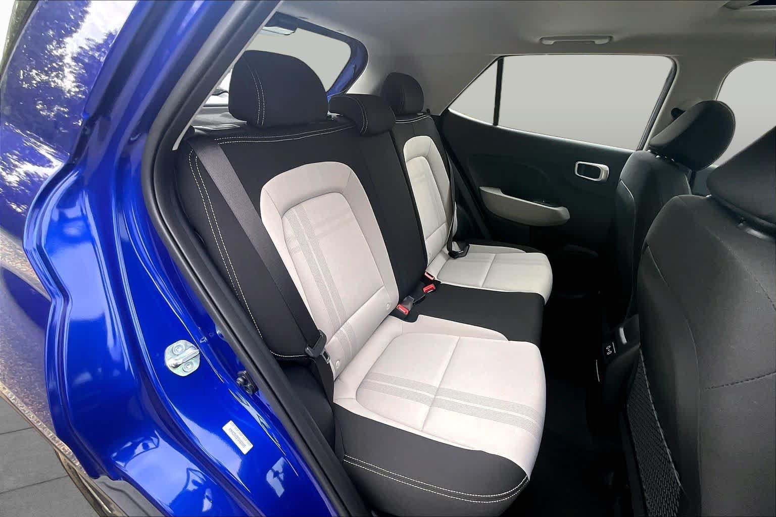 Used 2026 Hyundai Venue SEL FWD image 21