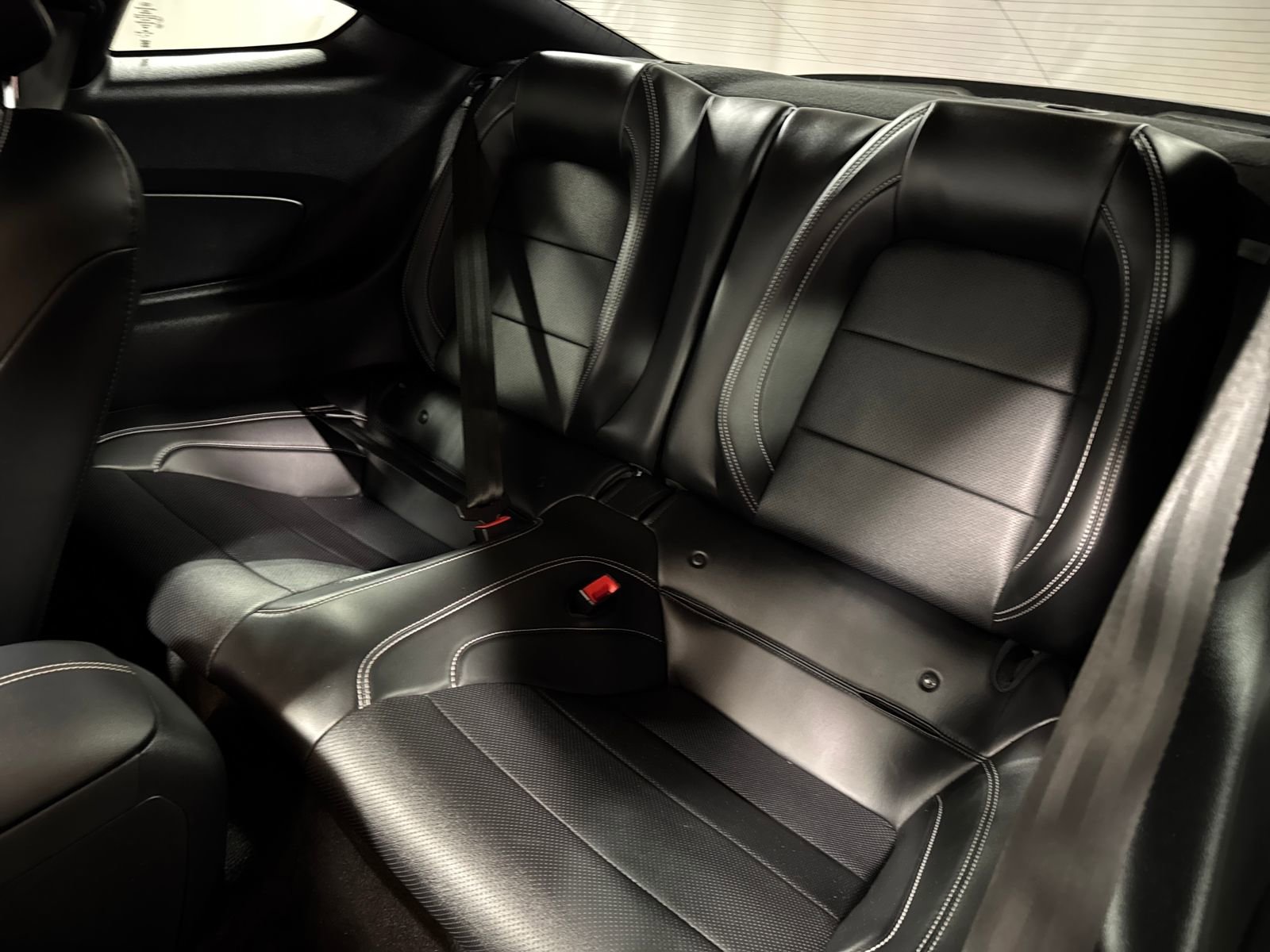 Used 2020 Ford Mustang Shelby GT500 w/ Technology Package RWD image 5