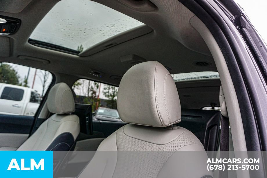 Used 2025 Kia Carnival SX Prestige image 18