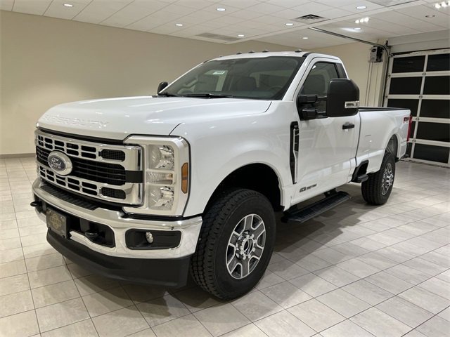 New 2025 Ford F350 XLT w/ FX4 Off-Road Package