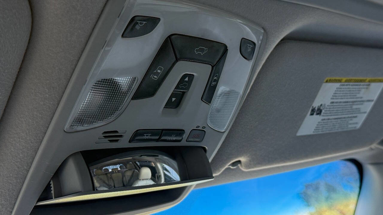 Used 2012 Toyota Sienna XLE w/ Premium Pkg FWD image 27