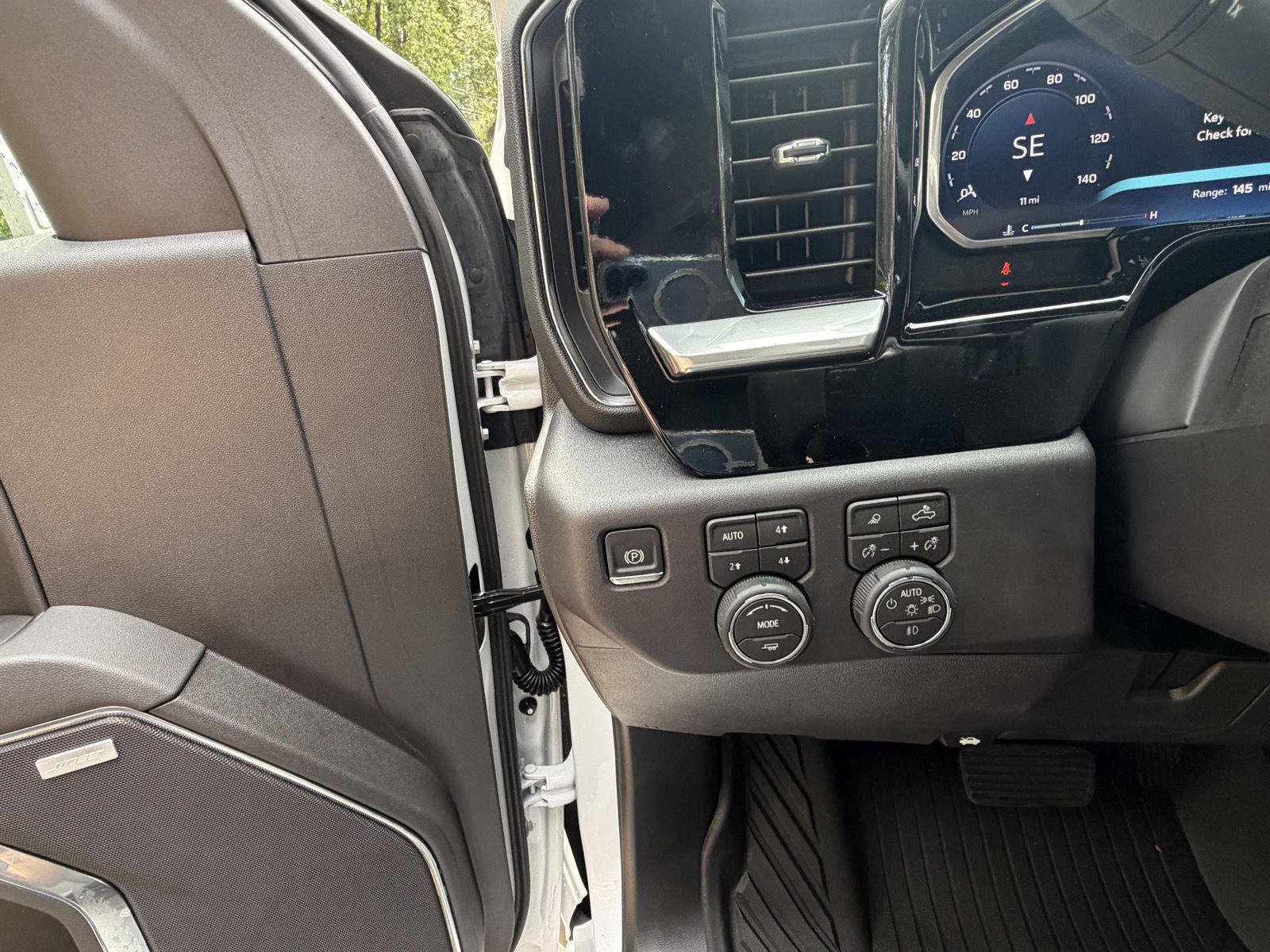 New 2026 Chevrolet Silverado 1500 LT Trail Boss w/ LT Trail Boss Premium Package AWD/4WD image 18