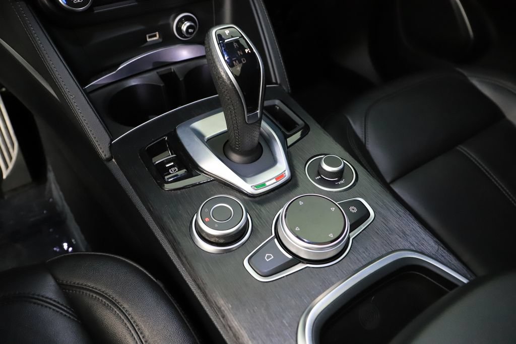 Used 2023 Alfa Romeo Stelvio Sprint RWD image 29