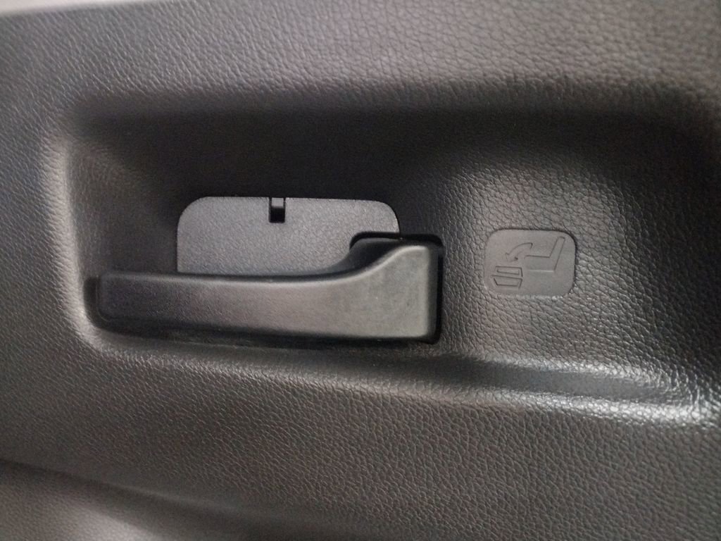 New 2025 Volkswagen ID. Buzz 1st Edition image 38