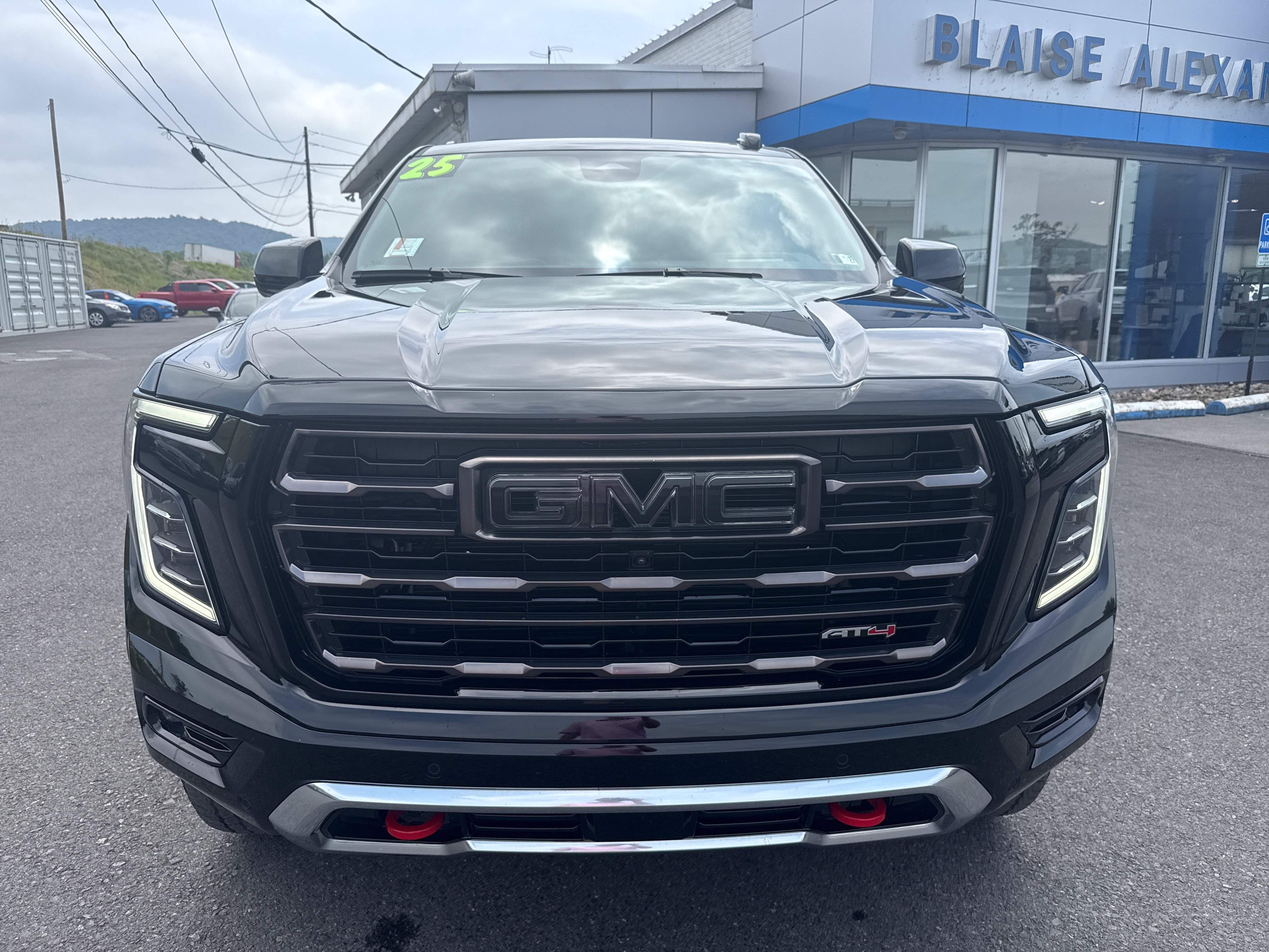 Used 2025 GMC Yukon XL AT4 Ultimate w/ LPO, Floor Liner Package AWD/4WD image 8