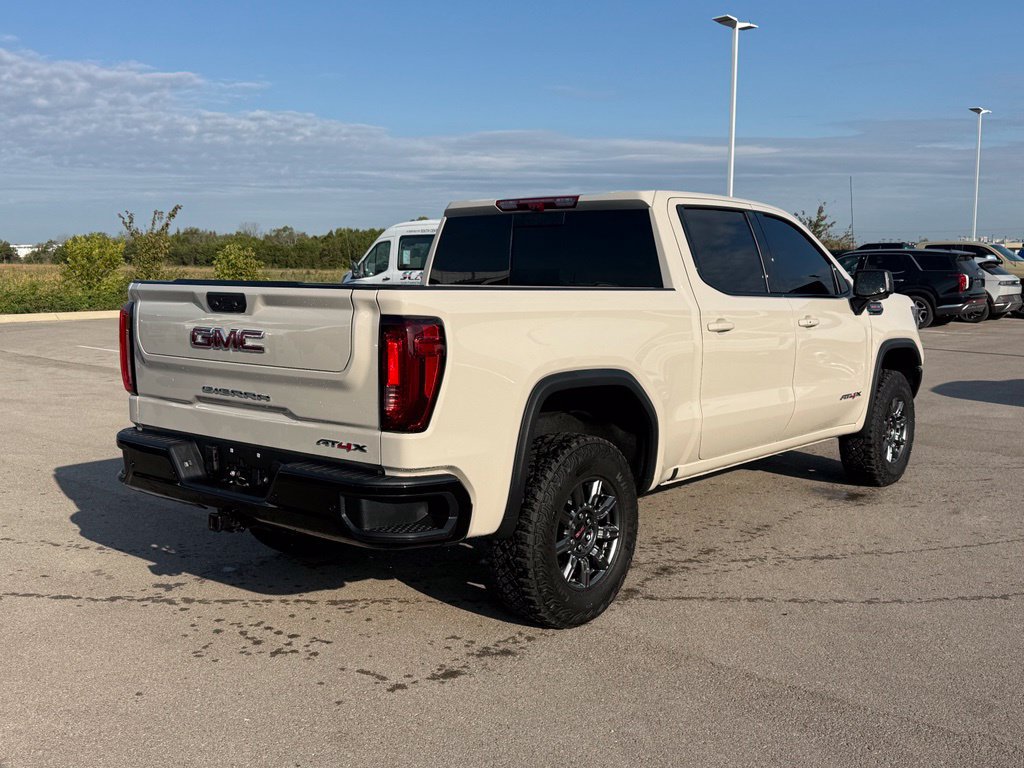 Used 2026 GMC Sierra 1500 AT4X w/ LPO, Black Badging Package AWD/4WD image 18