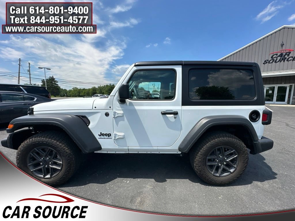 Used 2024 Jeep Wrangler Sport AWD/4WD image 2