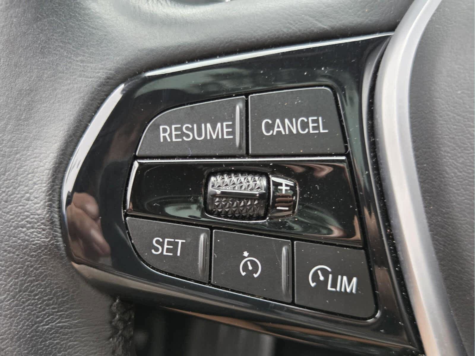 Used 2023 BMW 540i w/ Executive Package RWD image 32