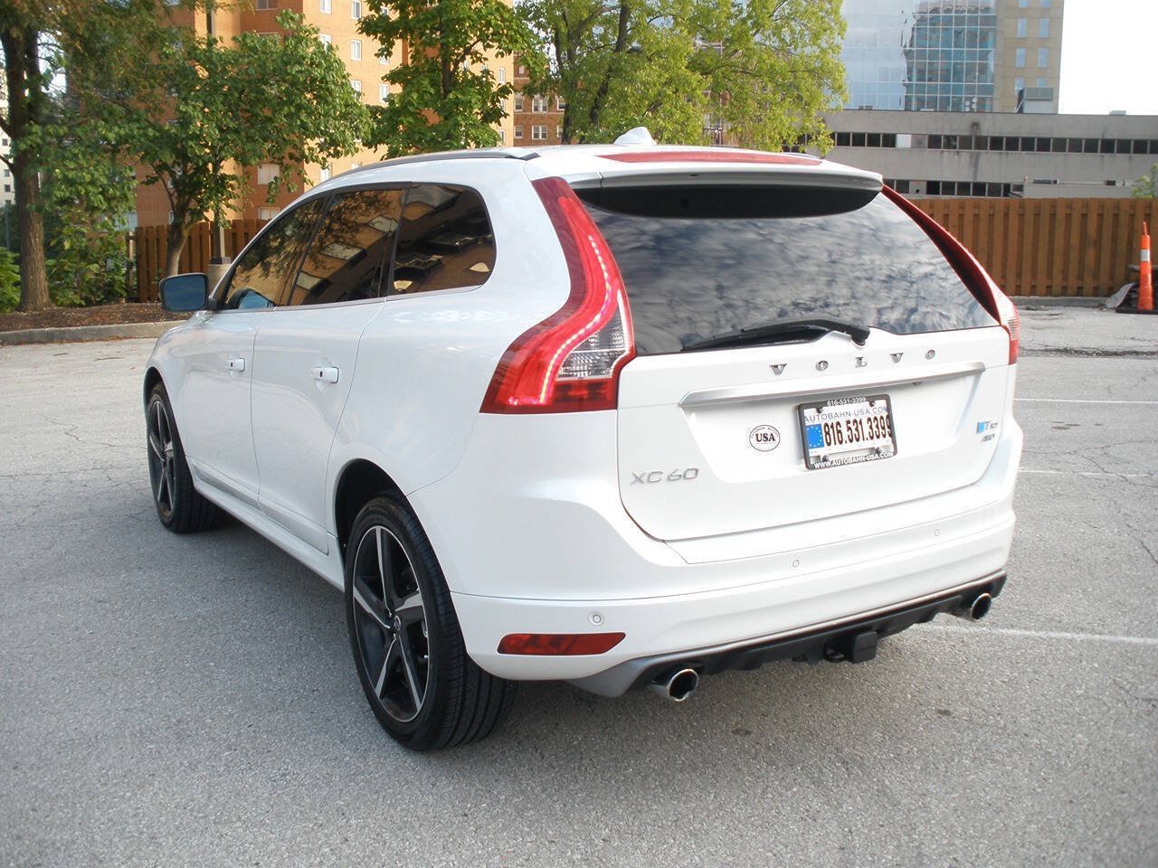 Used 2015 Volvo XC60 T6 R-Design Platinum AWD/4WD image 8