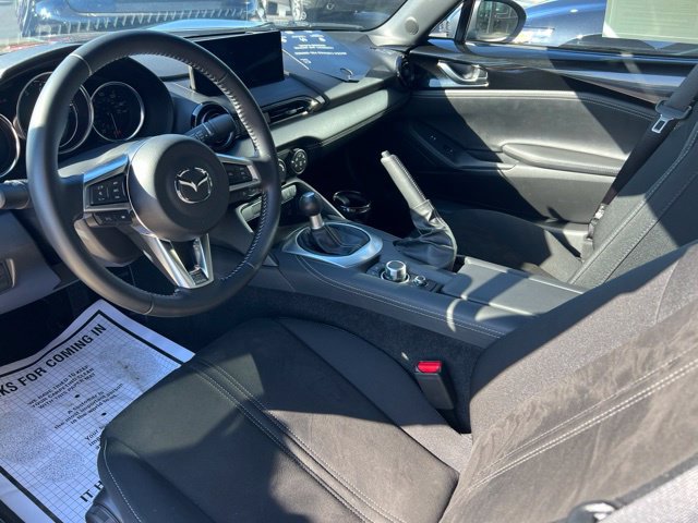 Certified 2025 MAZDA MX-5 Miata Club w/ Weather Package RWD image 5