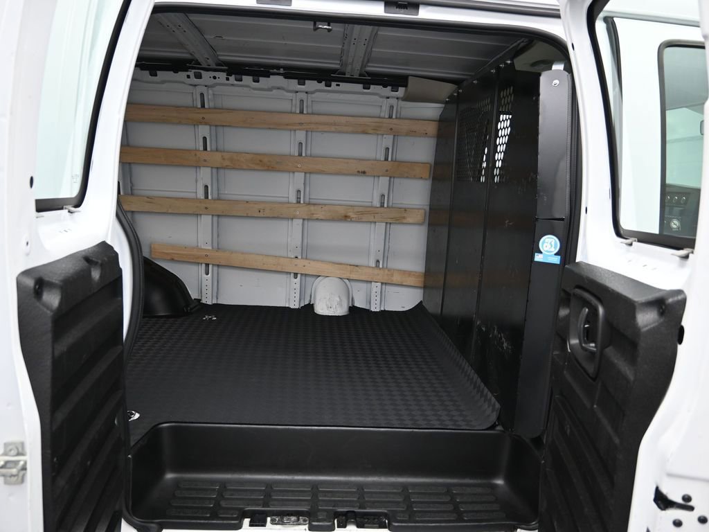 Used 2024 GMC Savana 2500 w/ Driver Convenience Package image 20