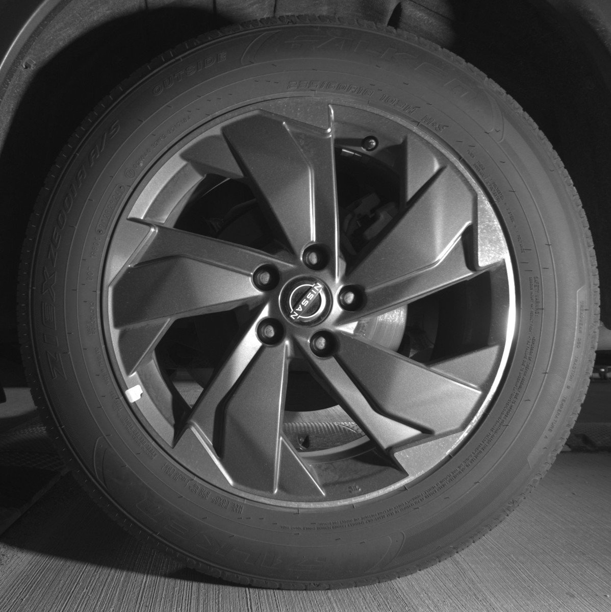 Used 2025 Nissan Rogue SV FWD image 14