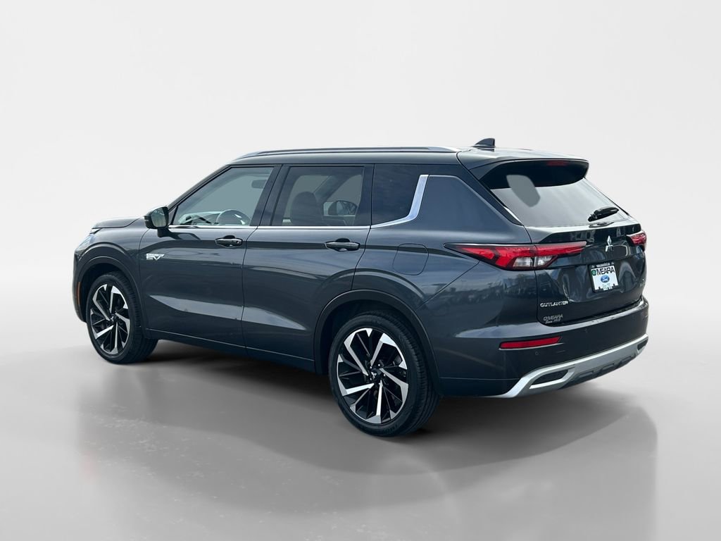 Used 2024 Mitsubishi Outlander SEL image 3