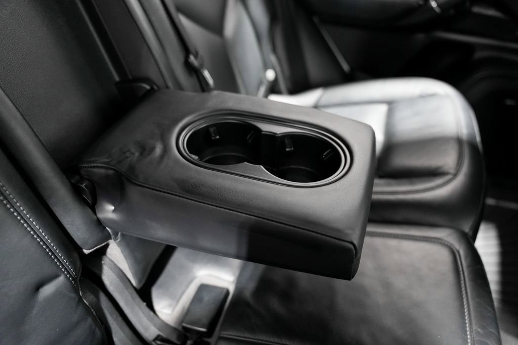 Used 2015 Porsche Cayenne S image 33