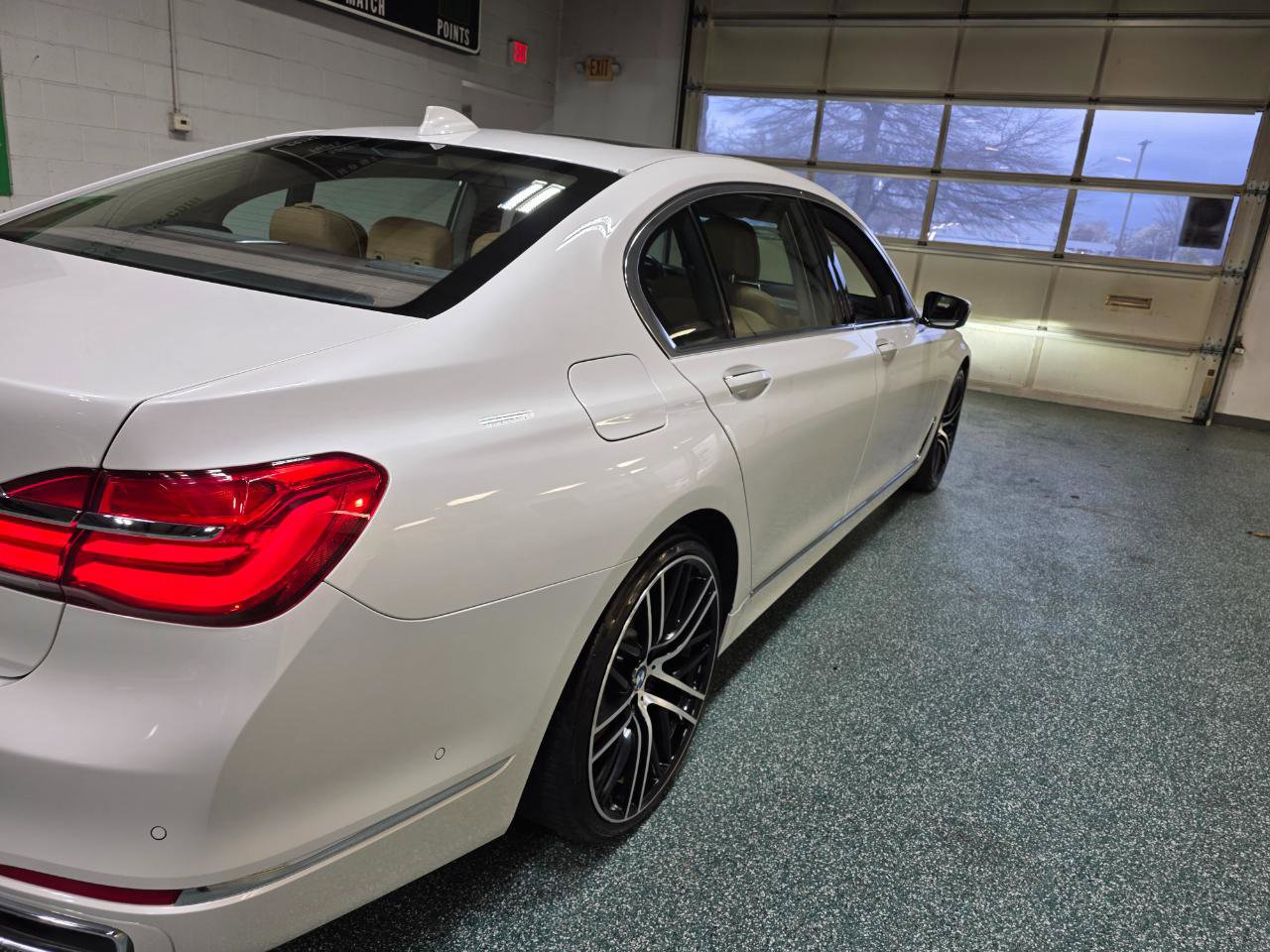 Used 2017 BMW 740i xDrive image 7