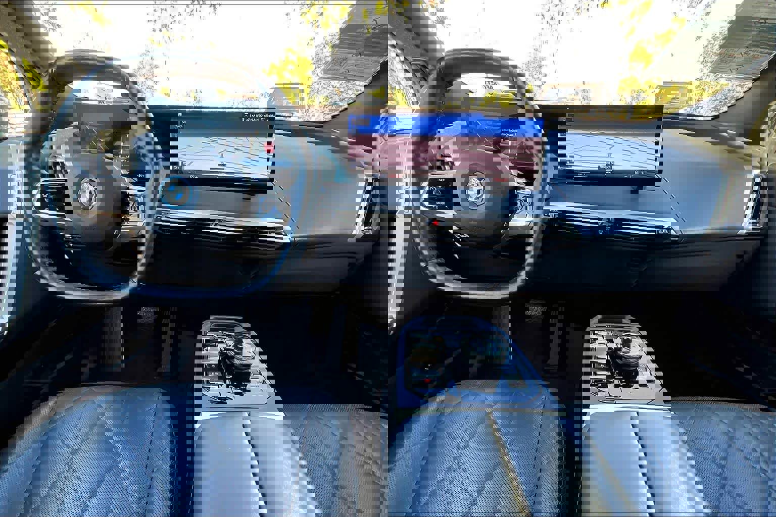 Used 2023 BMW iX xDrive50 image 14