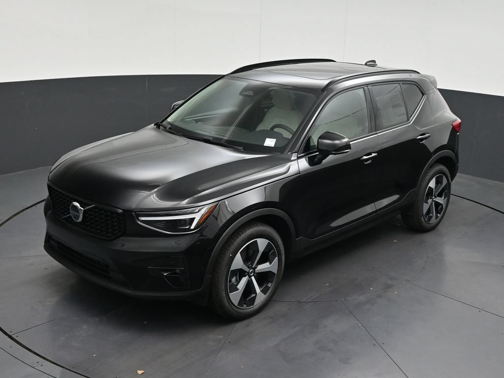 New 2026 Volvo XC40 B5 Plus w/ Protection Package Premier AWD/4WD image 13