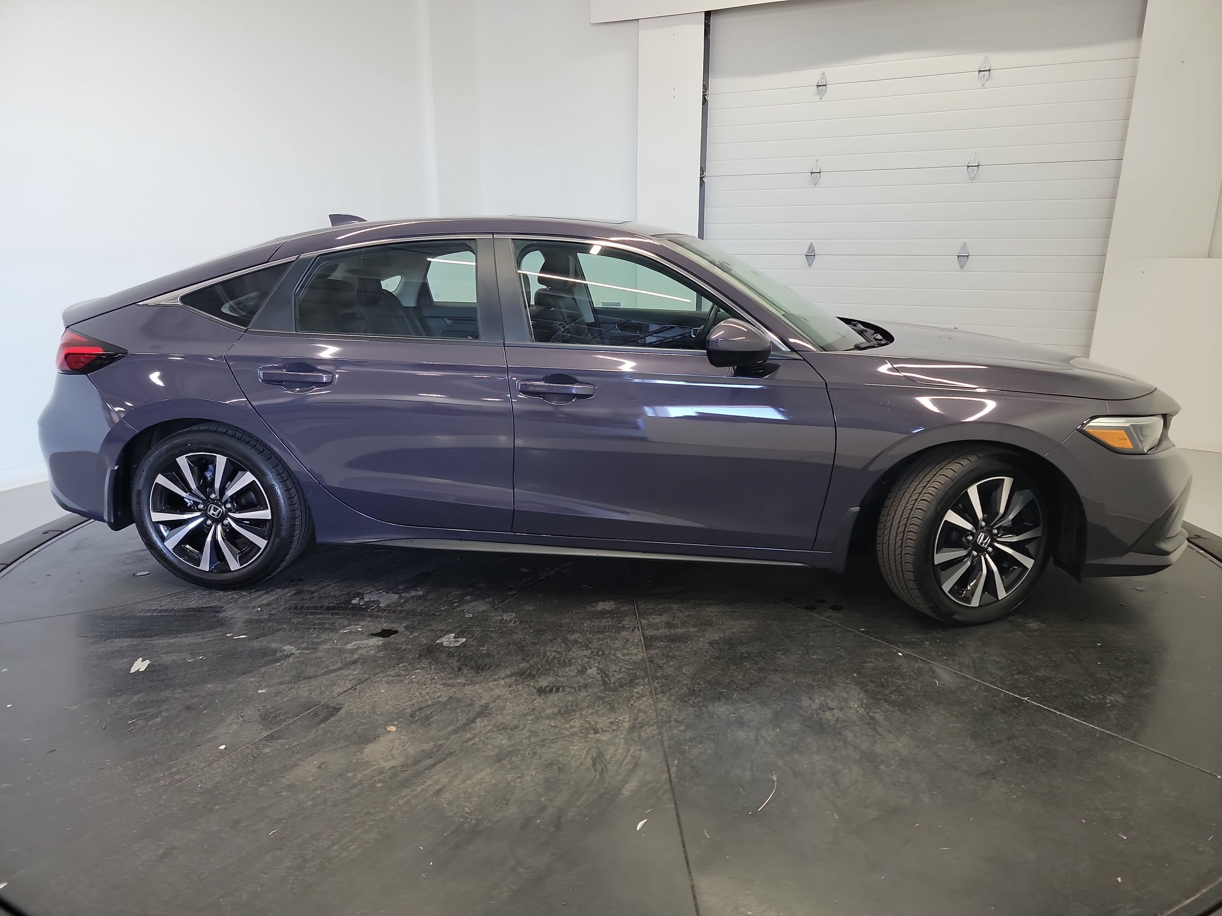 Used 2024 Honda Civic EX-L image 11
