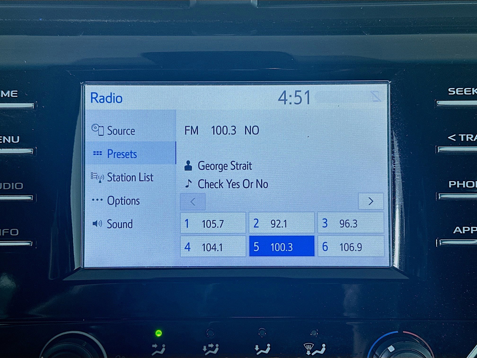 Used 2018 Toyota Camry LE image 19