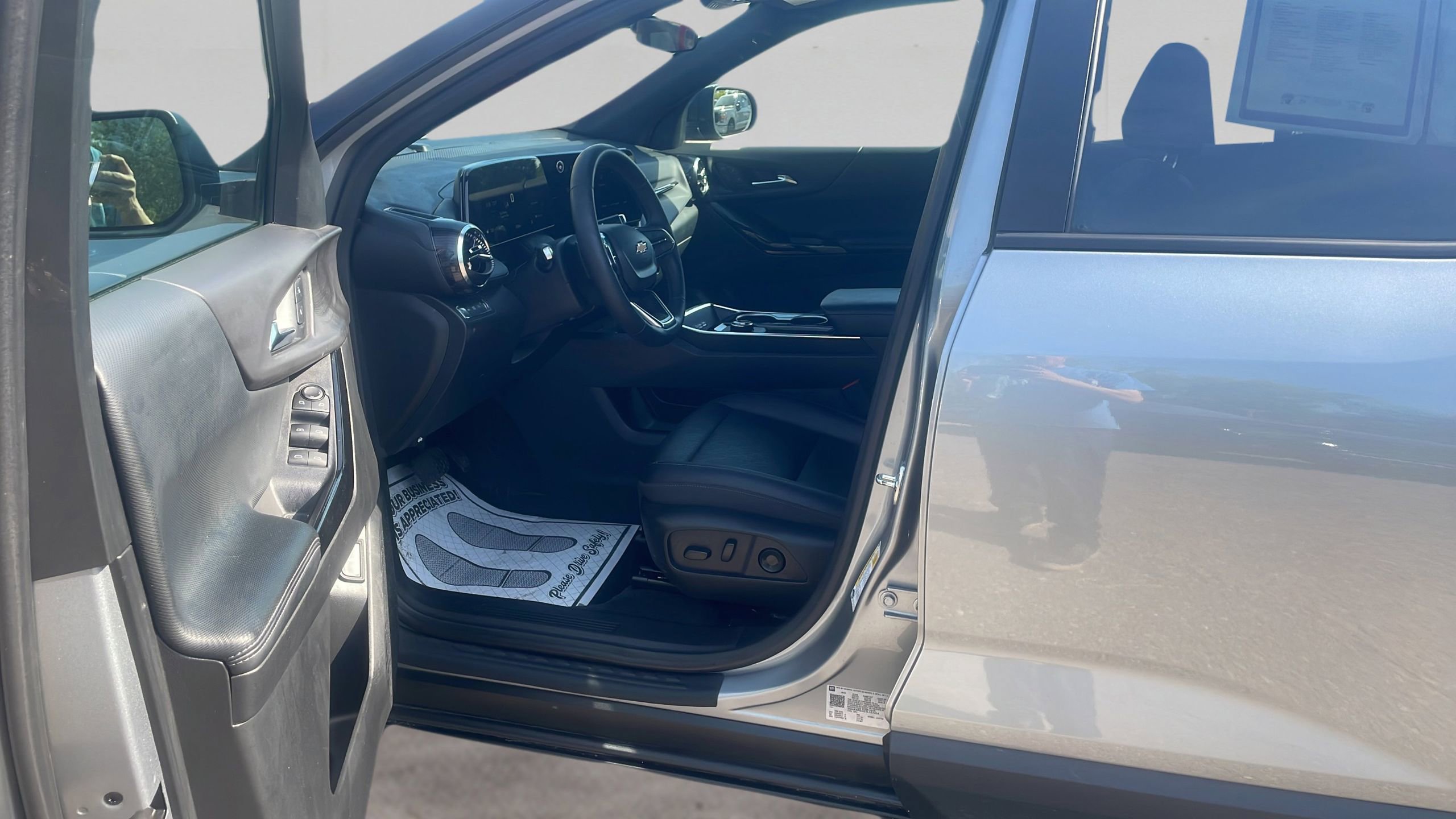 Used 2026 Chevrolet Equinox LT w/ Convenience Package II AWD/4WD image 11