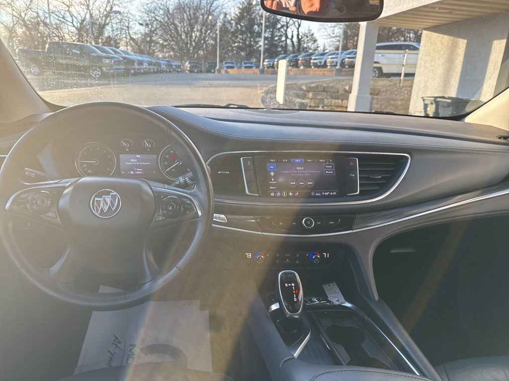 Used 2021 Buick Enclave Essence image 11