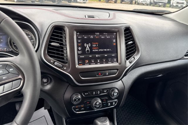 Used 2022 Jeep Cherokee Trailhawk w/ Sun, Sound & Nav Group AWD/4WD image 13