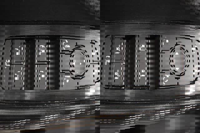 Used 2023 Nissan Rogue SV image 23